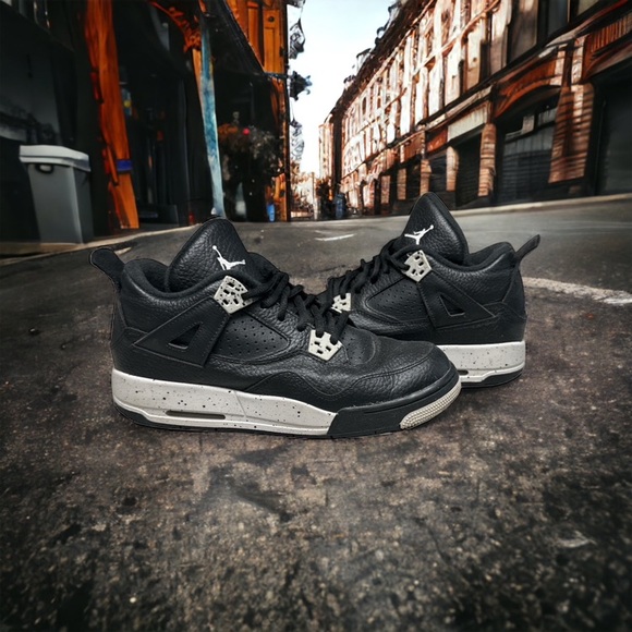 Jordan 4 Retro
Oreo 2015 - Picture 1 of 6